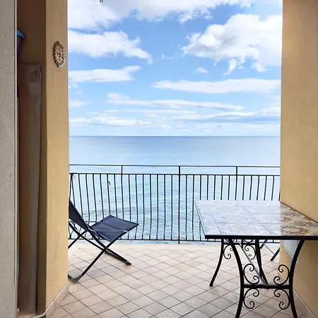 Apartament Casa Andrea - Frontemare Con Terrazza Giardini-Naxos